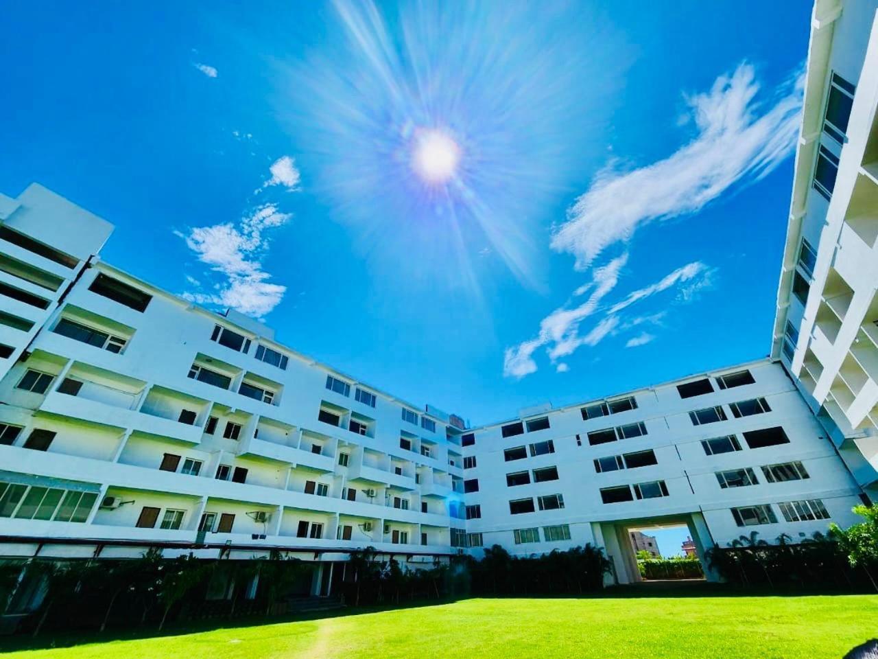 Seven Hills Hotel Puri Exterior foto